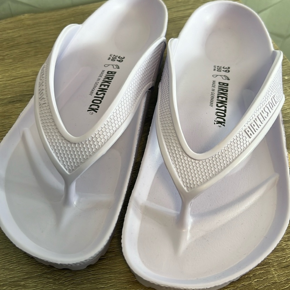 Birkenstock flip flops, Liliac size 8 NEW